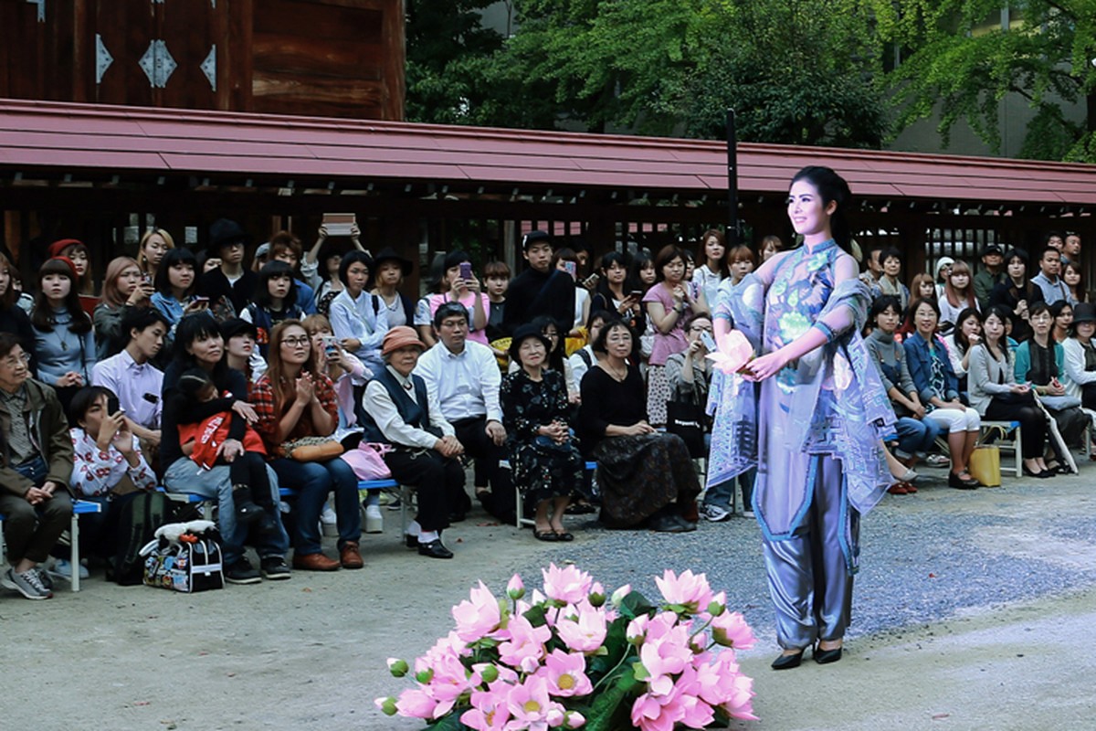 NTK Minh Hanh mang thoi trang Viet den Nhat Ban-Hinh-2